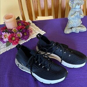 Under Armour Black and White Women's Sneakers